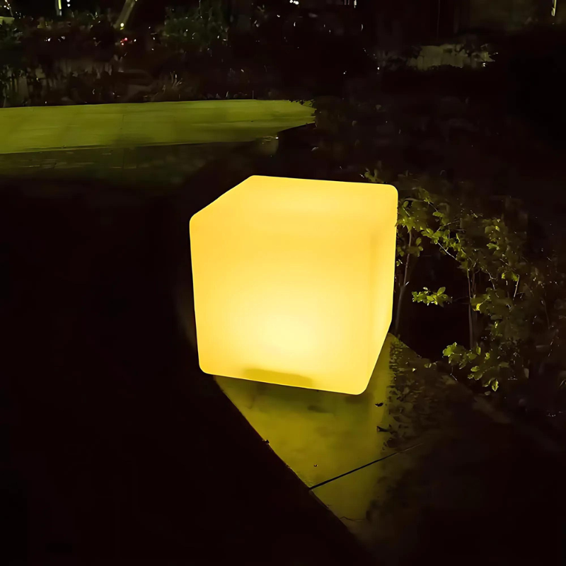 Lampe LED de Jardin – Éclairage Cubique avec Télécommande pour Décoration Extérieure Élégante