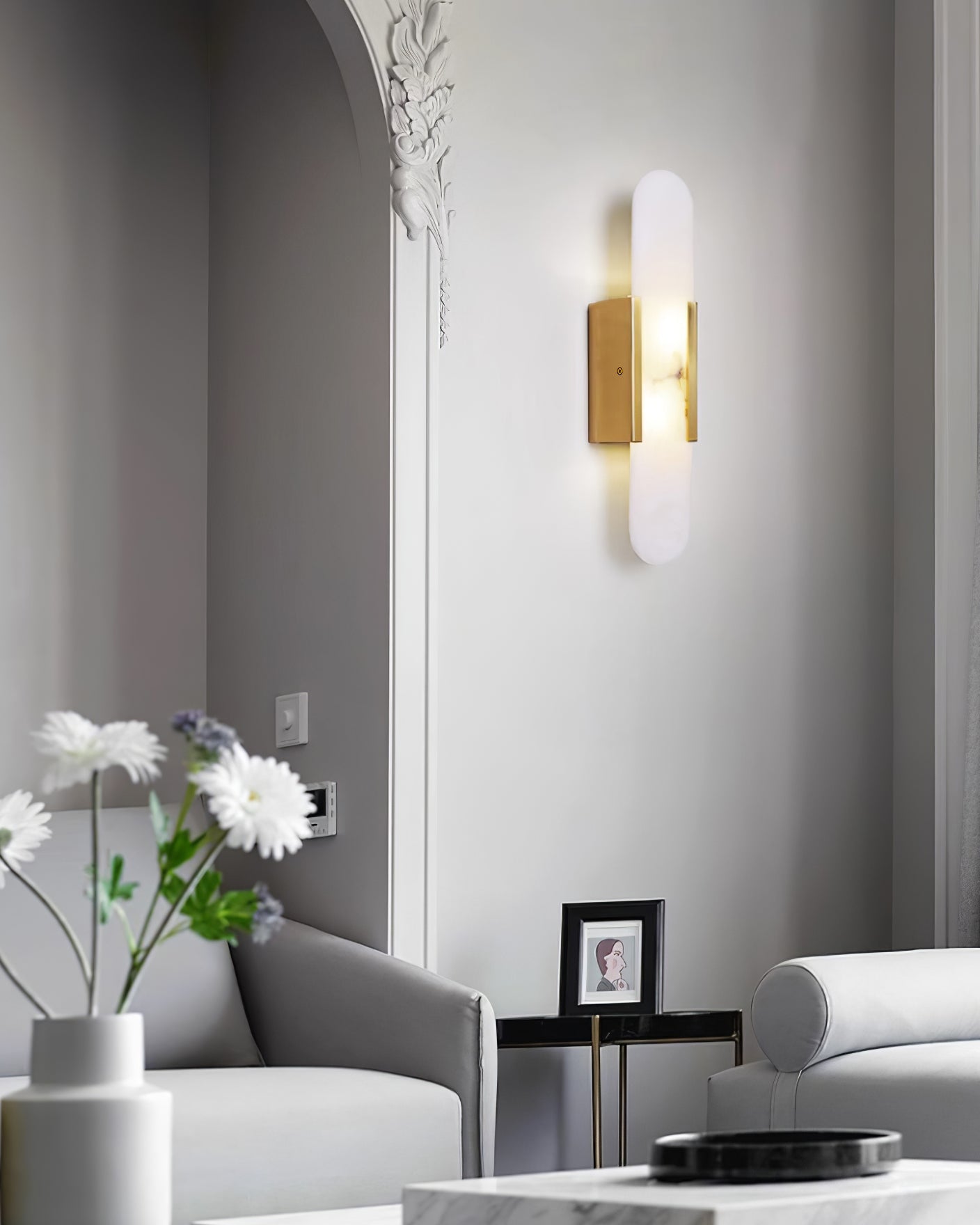 Applique Murale en Albâtre – Lampe murale élégante avec accent en laiton décoratif
