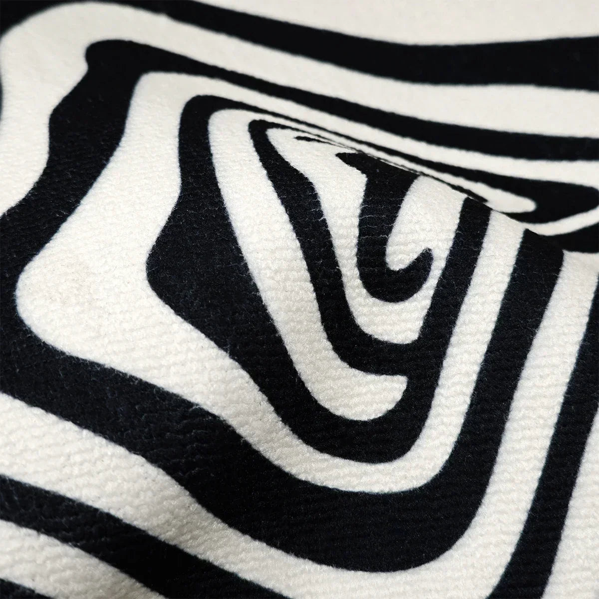 Tapis géométrique noir et blanc – Tapis moderne élégant pour salon et déco intérieure