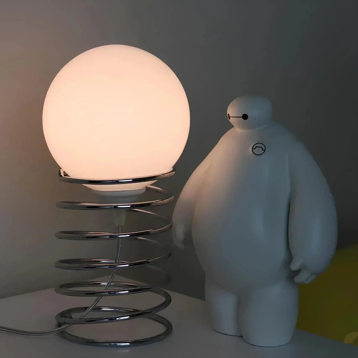 Lampe de Table Élégante – Éclairage Design pour Maison et Bureau Chic