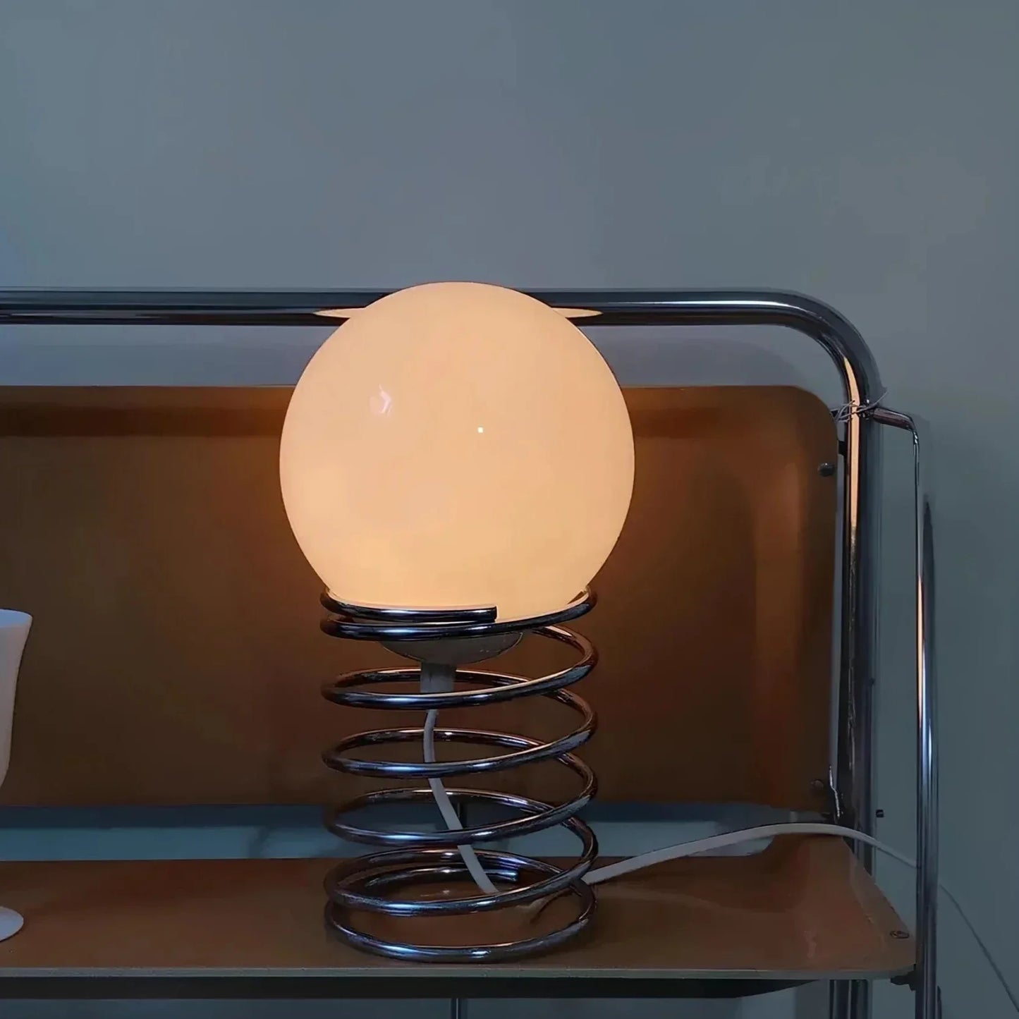 Lampe de Table Élégante – Éclairage Design pour Maison et Bureau Chic