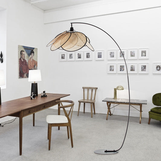 Lampe de sol rotin tissé – Éclairage ambiant décoratif pour intérieur chic